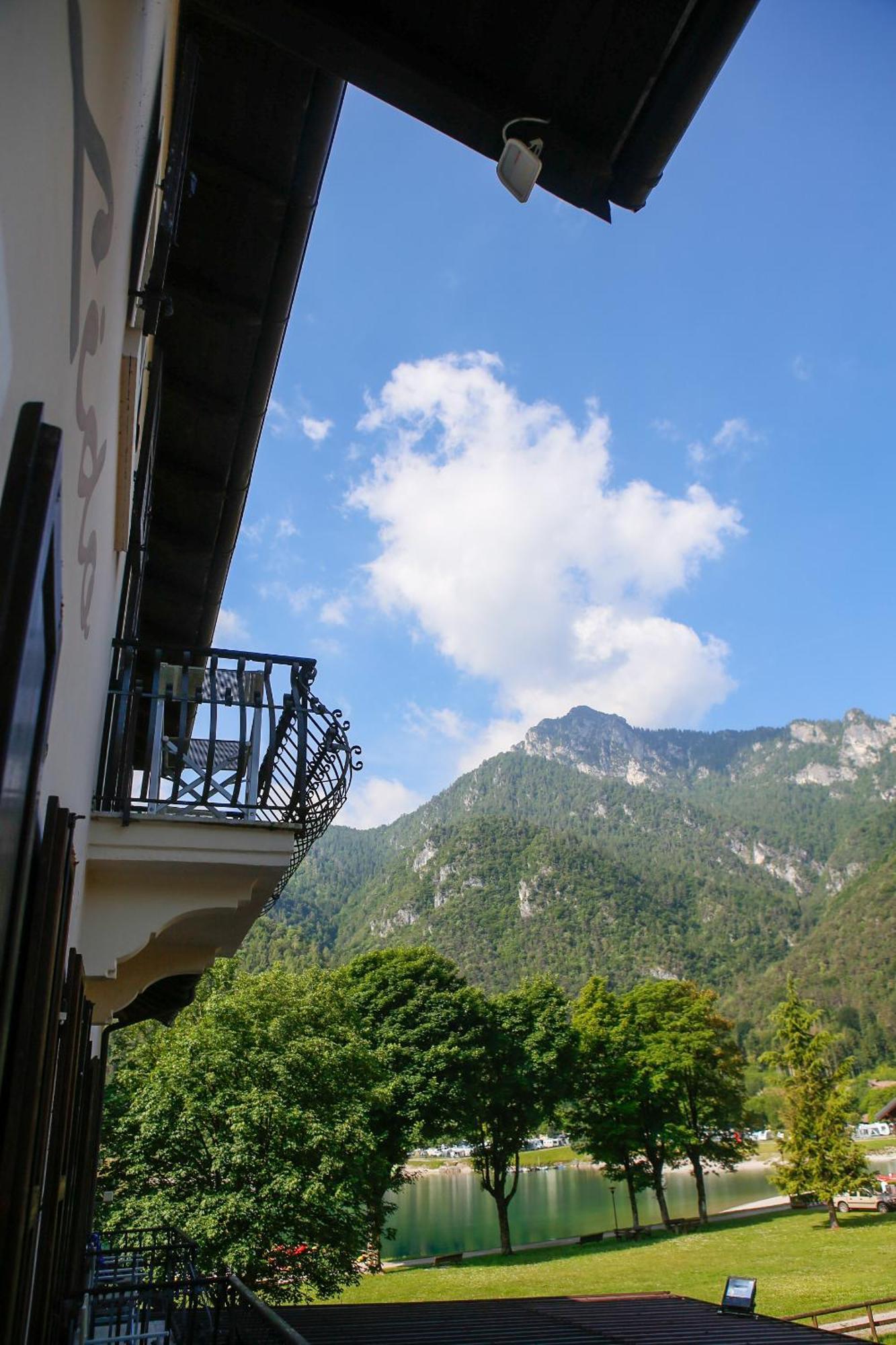 Hotel Lido Pieve Di Ledro Buitenkant foto