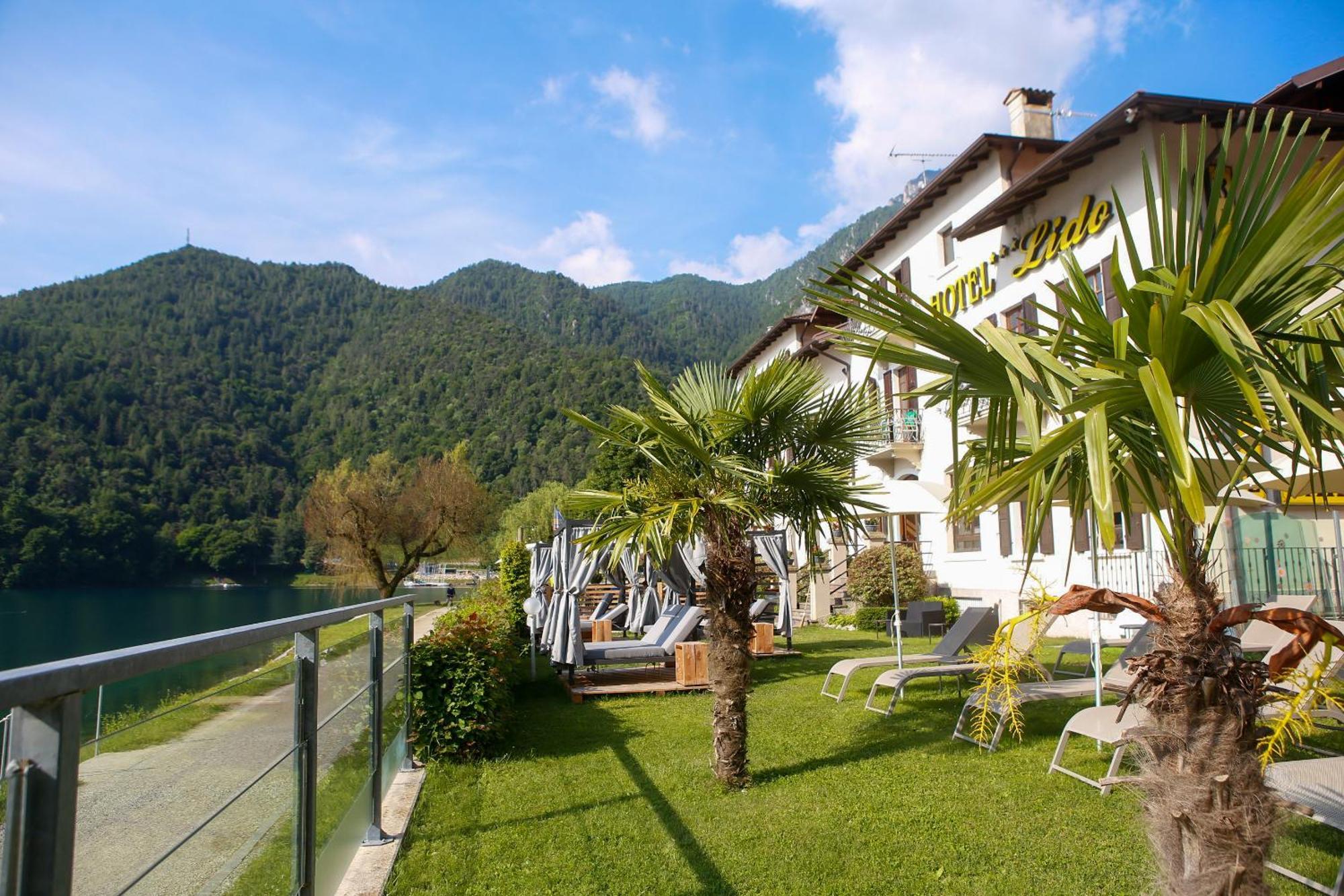 Hotel Lido Pieve Di Ledro Buitenkant foto