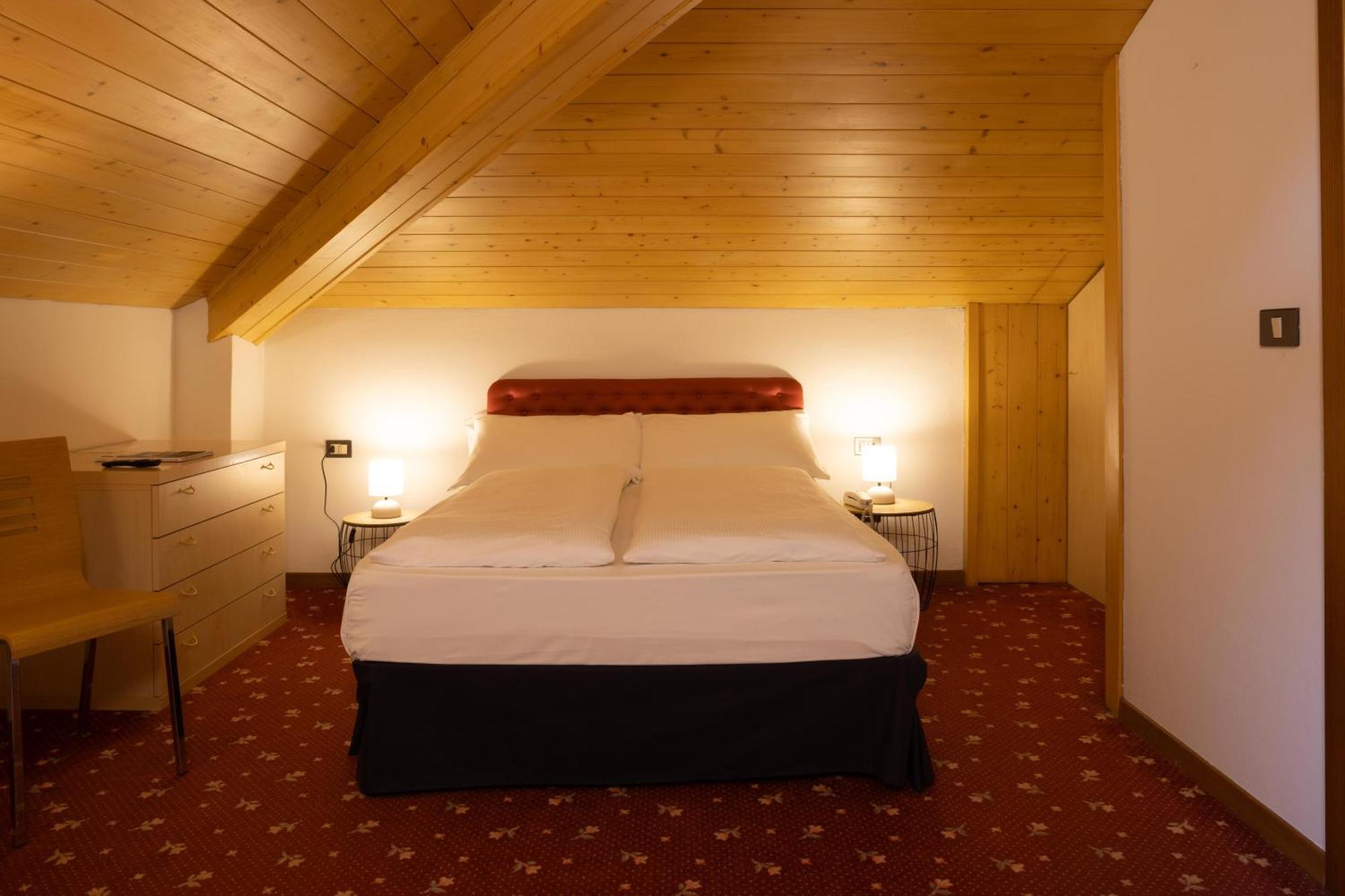 Hotel Lido Pieve Di Ledro Buitenkant foto